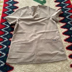 Figs scrub top/ color Boulder